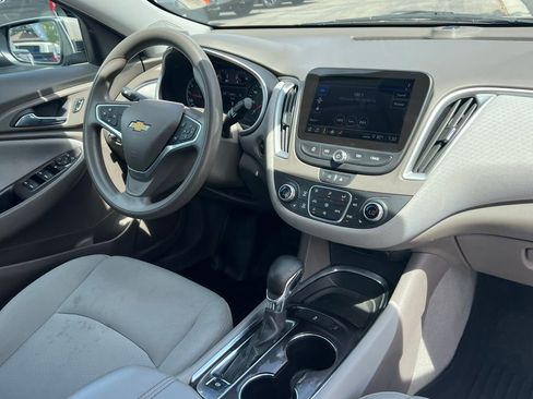 Used 2022 Chevrolet Malibu LT FWD image 18