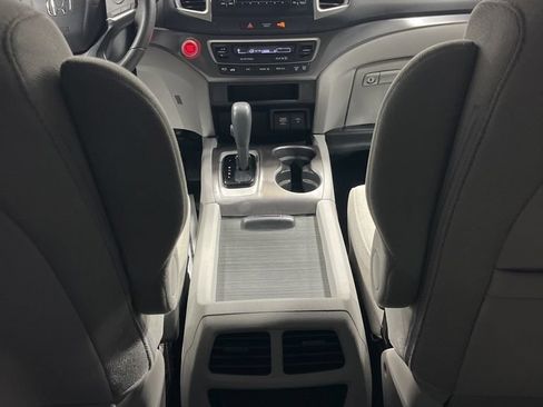 Used 2020 Honda Pilot LX image 33