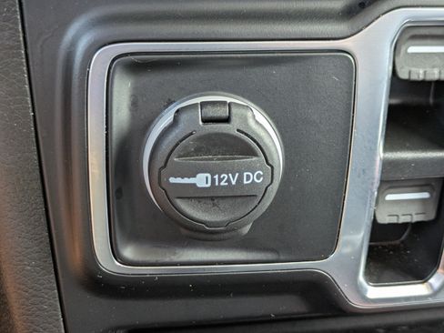 Used 2022 Jeep Gladiator Overland AWD/4WD image 28