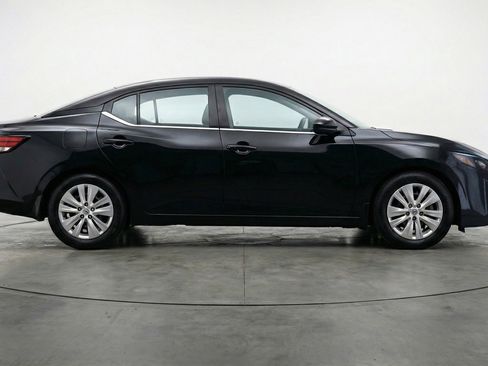 Used 2025 Nissan Sentra S FWD image 11