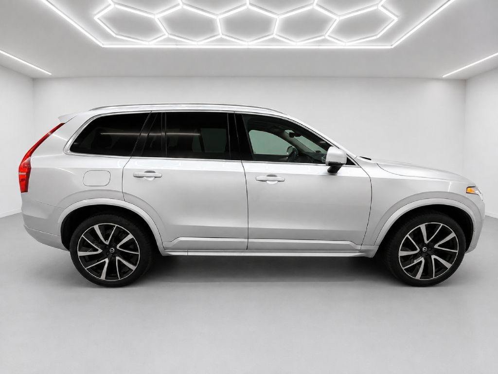 Used 2022 Volvo XC90 T6 Momentum w/ Climate Package AWD/4WD image 2