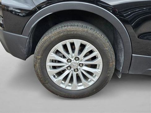 Used 2024 Cadillac XT4 Luxury w/ Cold Weather Package image 23