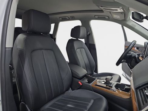 Used 2023 Audi Q5 2.0T Premium Plus image 12