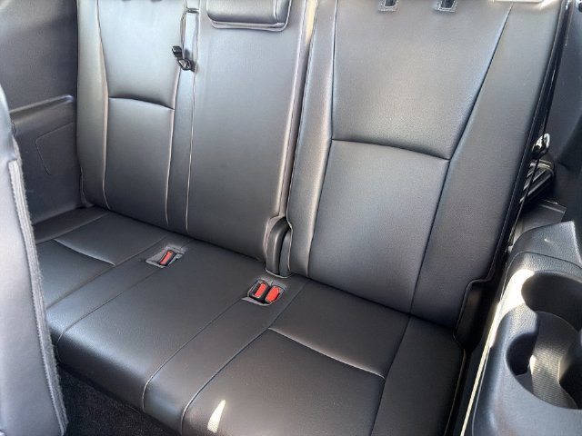 Used 2023 Toyota Highlander XLE AWD/4WD image 40