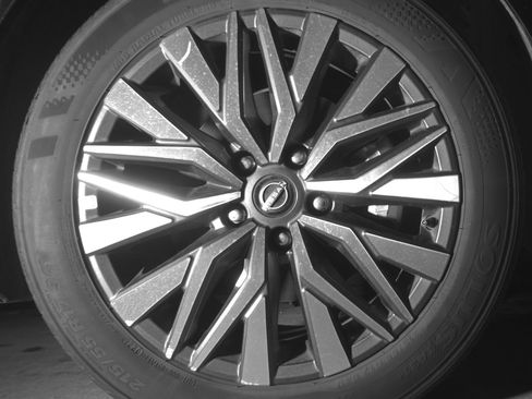 Used 2025 Nissan Altima 2.5 SV FWD image 13
