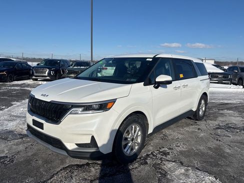 Used 2023 Kia Carnival LX image 7