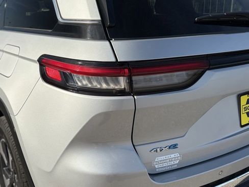 Used 2024 Jeep Grand Cherokee Limited 4xe image 9