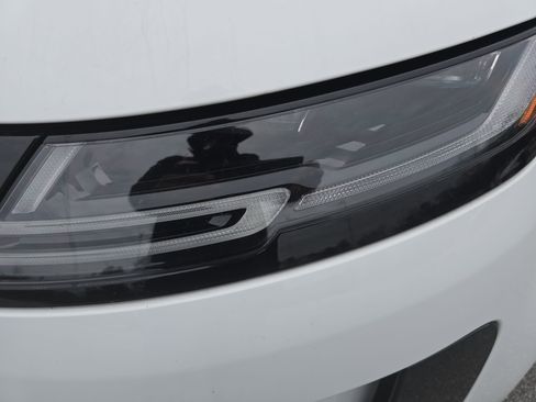 Used 2020 Land Rover Range Rover Evoque SE image 31