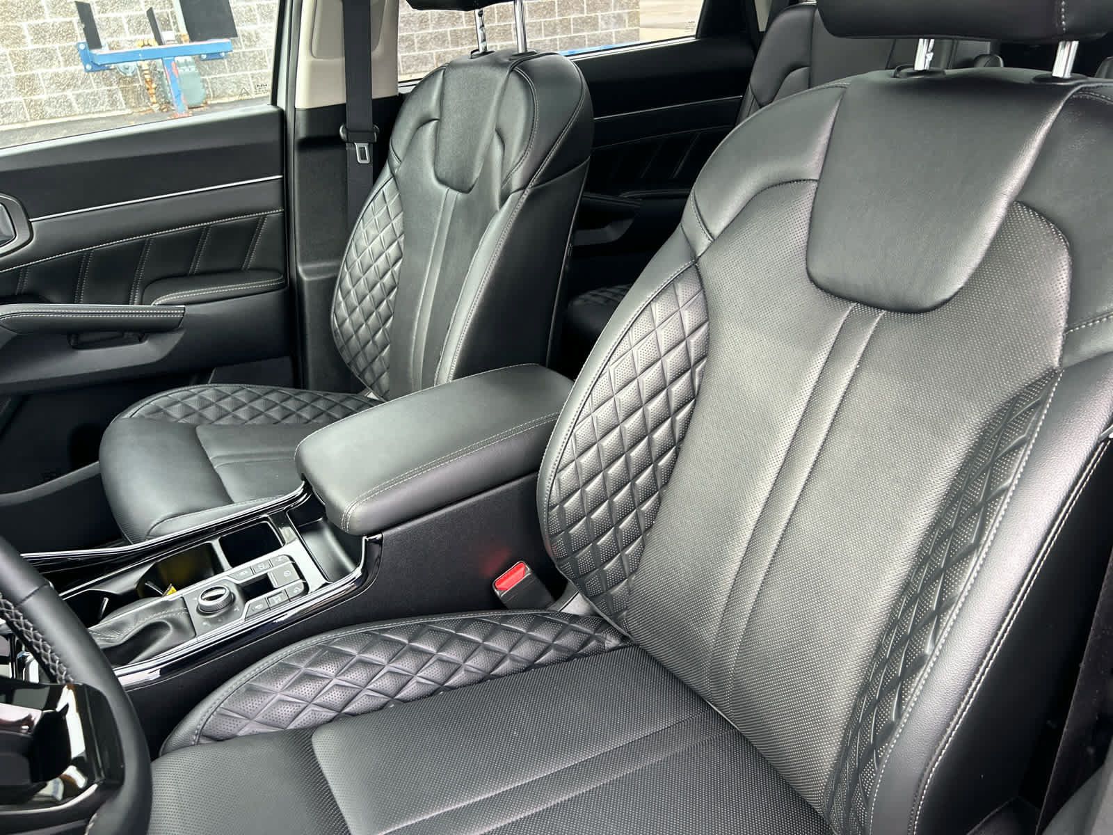 Used 2023 Kia Sorento SX AWD/4WD image 14