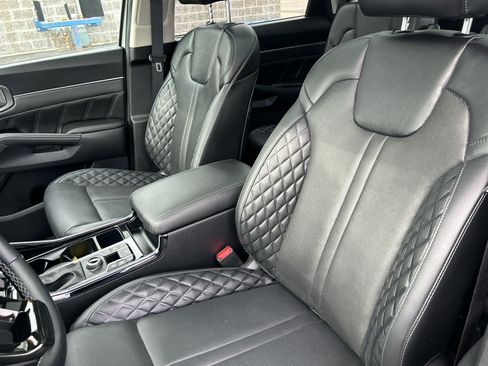 Used 2023 Kia Sorento SX AWD/4WD image 14