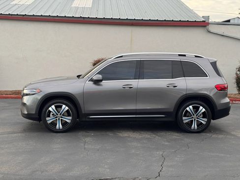 Used 2023 Mercedes-Benz EQB 300 4MATIC image 3