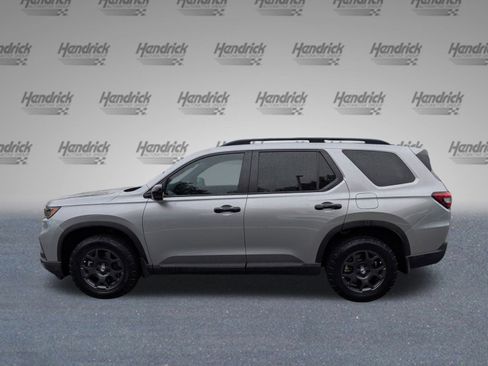 Certified 2025 Honda Pilot TrailSport image 8