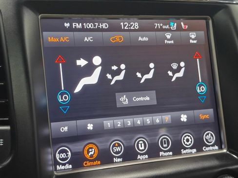 Used 2018 Jeep Grand Cherokee Overland AWD/4WD image 44