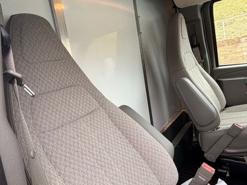 New 2026 Chevrolet Express 4500 w/ Power Convenience Package image 27