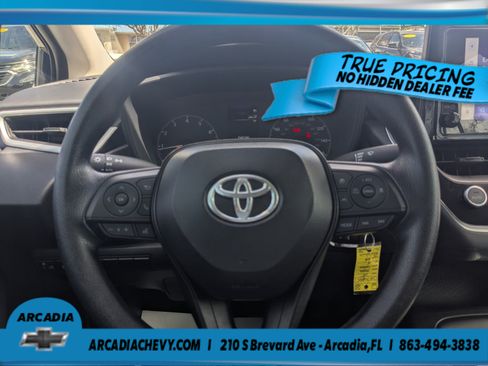 Used 2025 Toyota Corolla LE FWD image 28