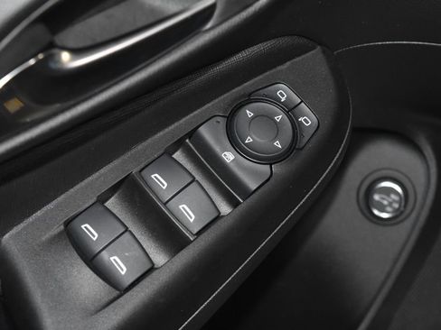 Used 2025 Buick Envista Avenir FWD image 5