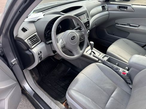 Used 2010 Subaru Forester 2.5X Limited AWD/4WD image 9