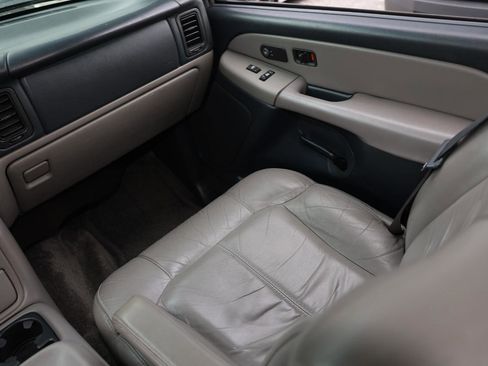 Used 2002 Chevrolet Tahoe LT RWD image 22