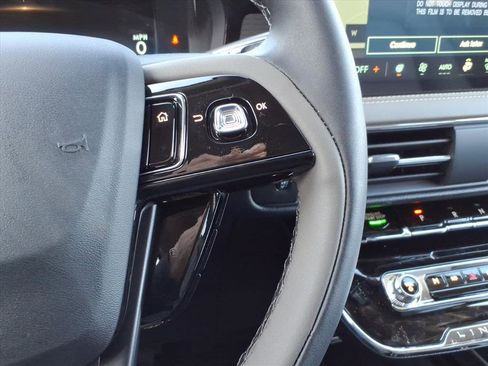 New 2026 Lincoln Corsair Premiere image 20