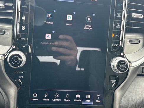 New 2026 RAM 1500 4x4 Crew Cab image 32