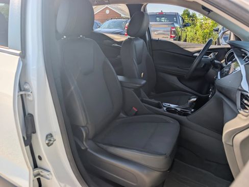 Used 2022 Buick Encore GX Preferred w/ Cold Weather Comfort Package AWD/4WD image 16