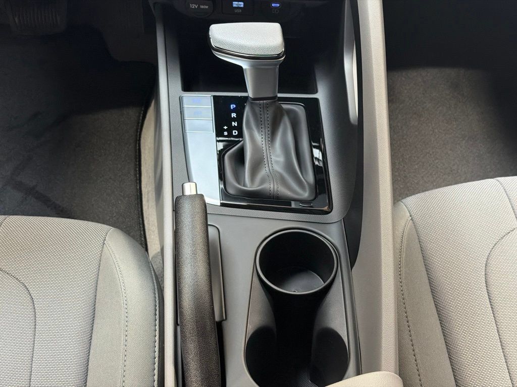 New 2026 Hyundai Elantra SE FWD image 16