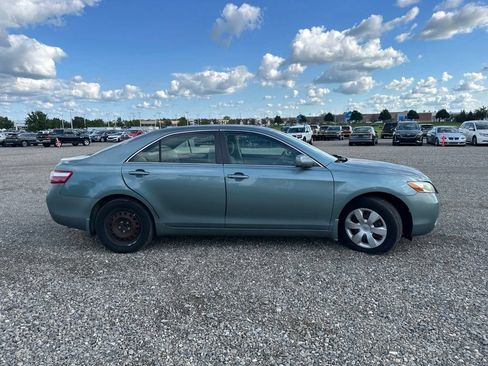 Used 2009 Toyota Camry LE FWD image 12