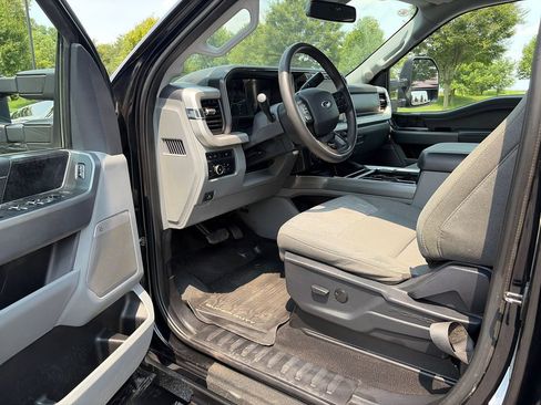 Used 2023 Ford F250 XLT w/ XLT Premium Package AWD/4WD image 10