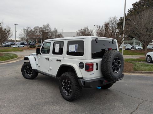 Used 2021 Jeep Wrangler Unlimited Rubicon w/ Cold Weather Group image 7