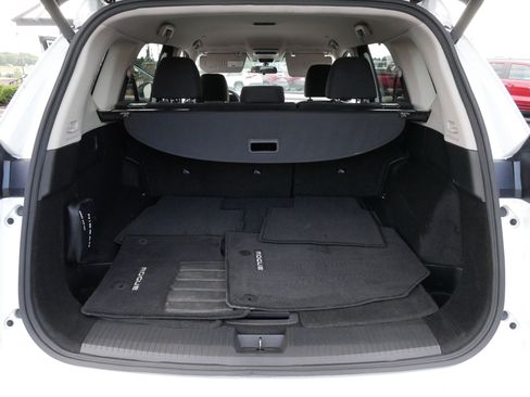 Used 2024 Nissan Rogue SV AWD/4WD image 18