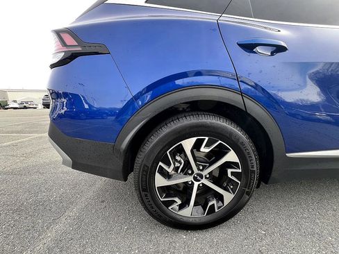 Used 2024 Kia Sportage EX image 14