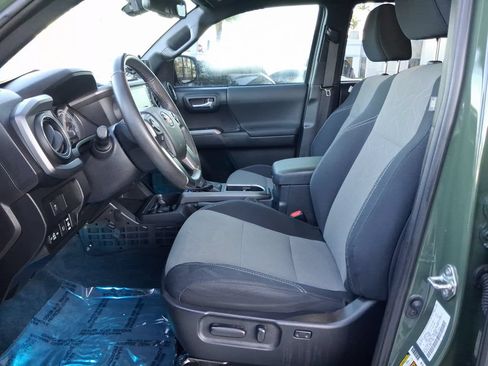 Used 2021 Toyota Tacoma TRD Sport AWD/4WD image 15