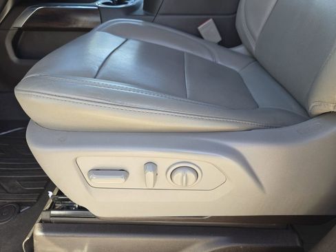 Used 2019 GMC Sierra 1500 SLT image 27