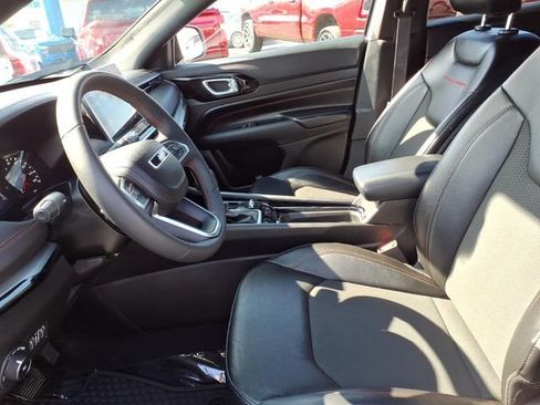 Used 2025 Jeep Compass Trailhawk AWD/4WD image 14