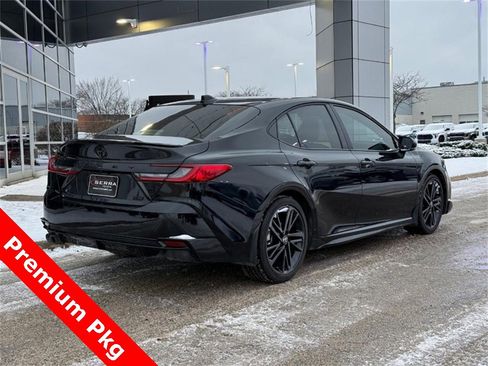 Used 2025 Toyota Camry XSE image 3