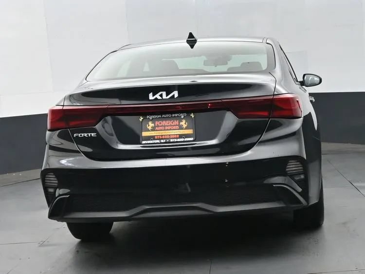 Used 2024 Kia Forte LXS FWD image 6