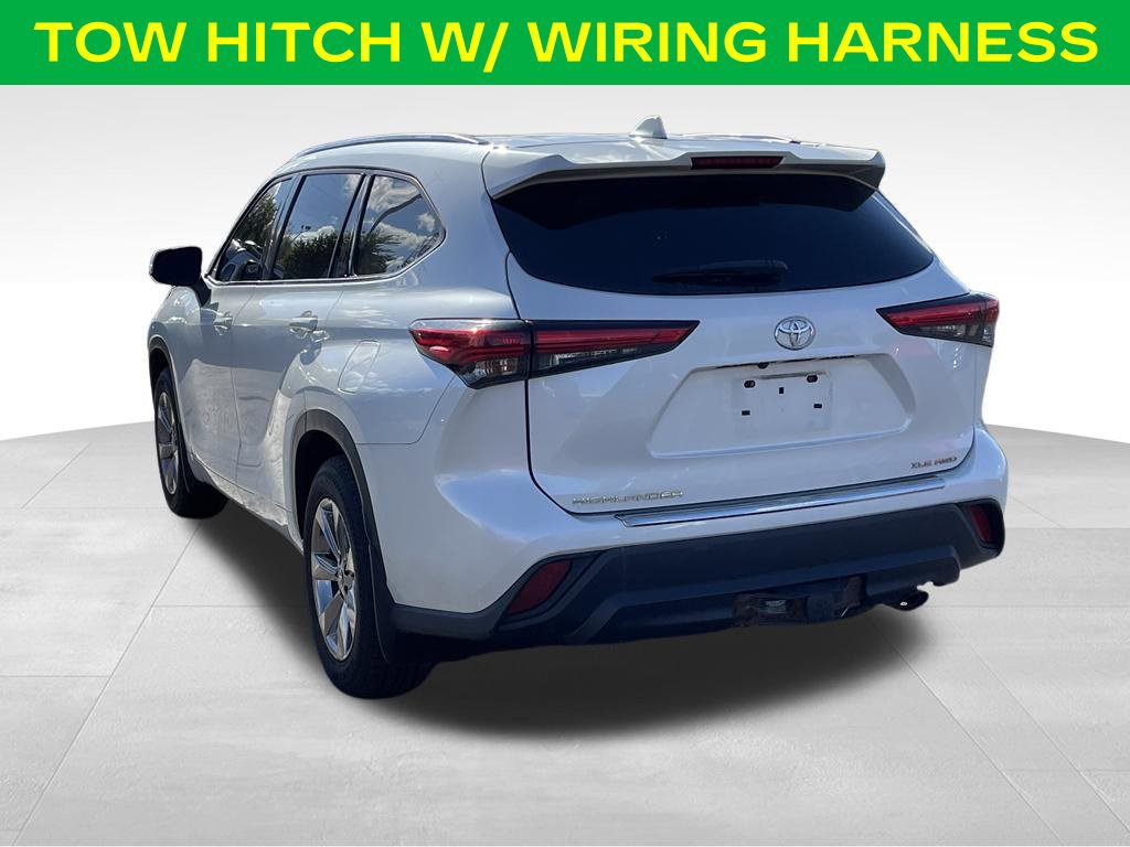 Used 2020 Toyota Highlander XLE AWD/4WD image 12