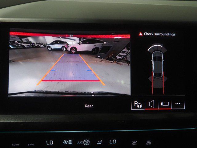 Used 2024 Audi Q4 e-tron quattro Prestige Sportback AWD/4WD image 27