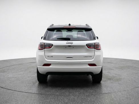 Used 2025 Jeep Compass Limited image 7