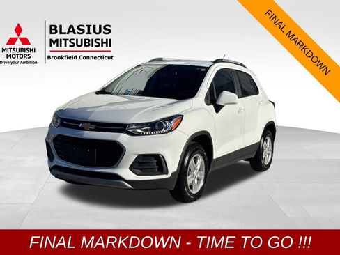 Used 2022 Chevrolet Trax LT w/ LT Convenience Package image 4
