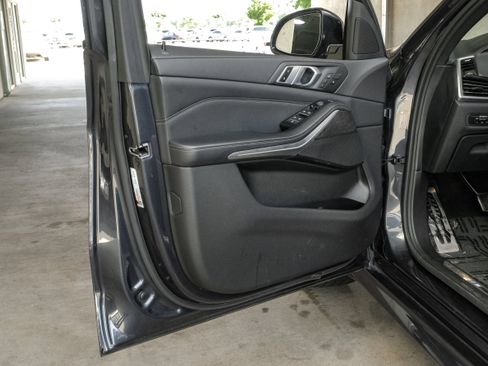 Used 2022 BMW X5 xDrive40i w/ M Sport Package AWD/4WD image 54