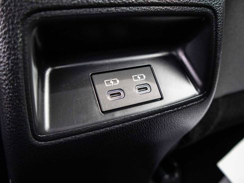 Certified 2025 Toyota Corolla SE w/ Convenience Package image 22