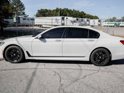 Used 2018 BMW 750i image 5