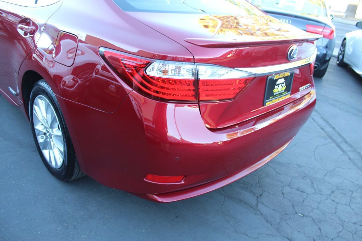 Used 2015 Lexus ES 300h w/ Navigation System Package FWD image 17
