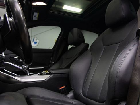 Used 2020 BMW 330i Sedan w/ M Sport Package image 23