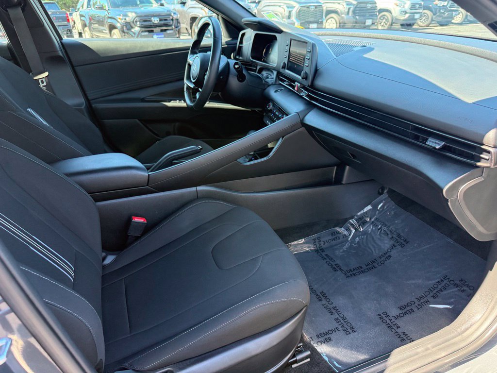 Used 2025 Hyundai Elantra Sport FWD image 23