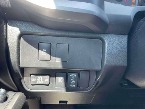 Used 2022 Toyota Tacoma TRD Off-Road w/ Technology Package AWD/4WD image 24