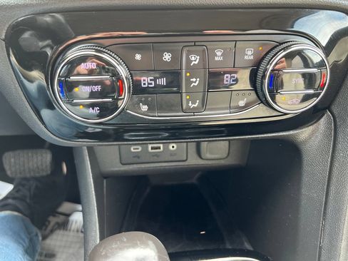 Used 2021 Buick Encore GX Select FWD image 23