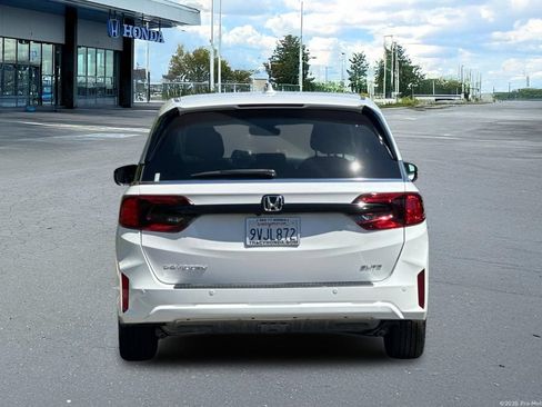 Used 2026 Honda Odyssey Elite image 8