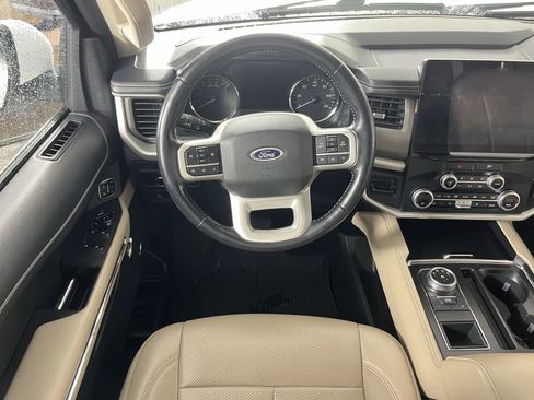 Used 2023 Ford Expedition Max XLT image 13